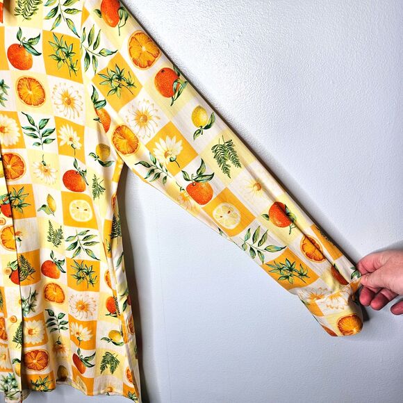 AUGUST SILK Button Up Blouse 4 100% Silk Citrus Fruit Floral Cheerful Fun Quirky - Picture 2 of 8